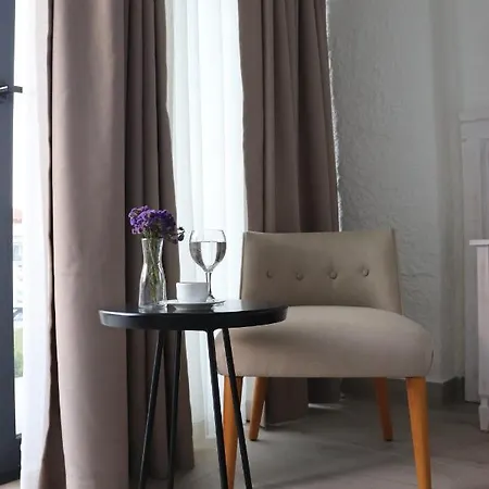 Cemal Alaçati Butık * Alacati