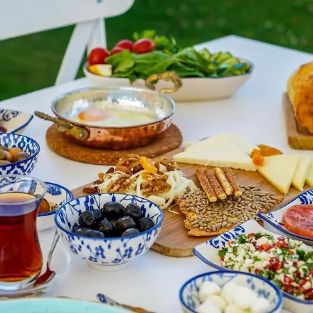 Cemal Alaçati Butık *