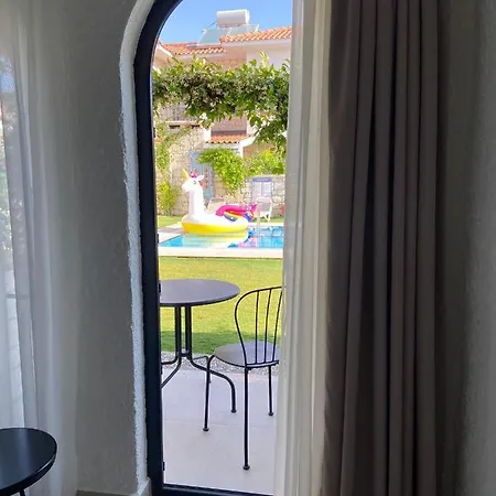 Cemal Alaçati Butık *