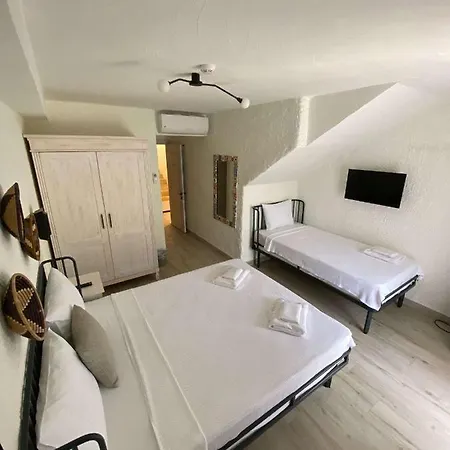 Cemal Alaçati Butık * Alacati