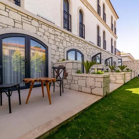 Cemal Alaçati Butık * Alaçatı