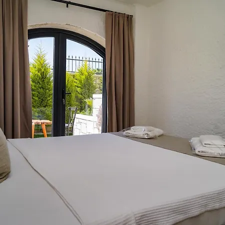 Cemal Alaçati Butık *