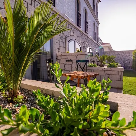 Cemal Alaçati Butık Otel *