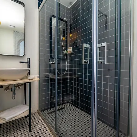 Cemal Alaçati Butık * Alacati